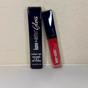 Swipe+Go Vitamin C & E Lip Gloss — Vibrant Red